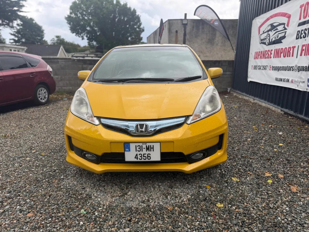 Honda fit sports 2013 - Image 2