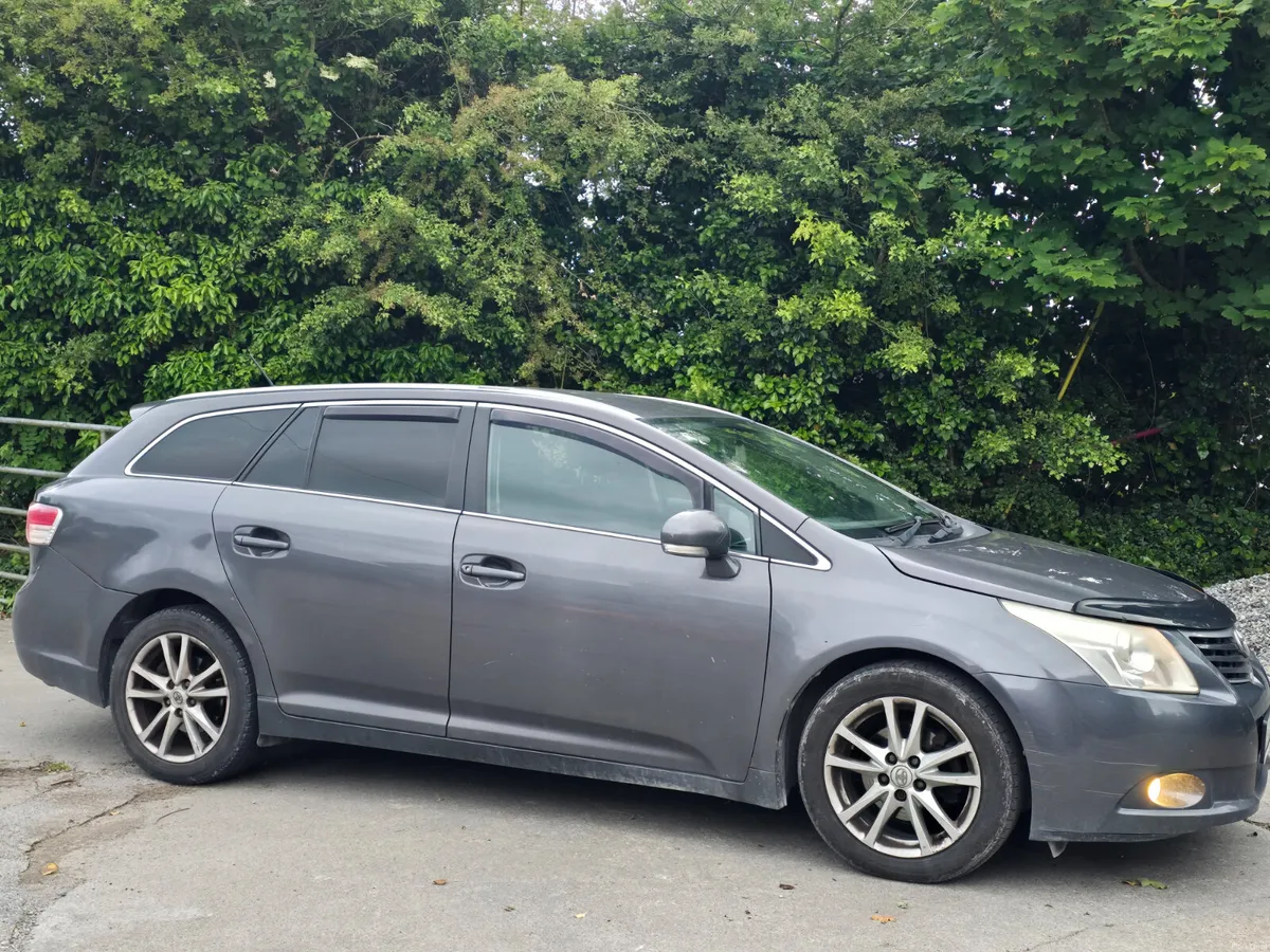 €1333 Toyota Avensis 2010 diesel   .€1333 - Image 3