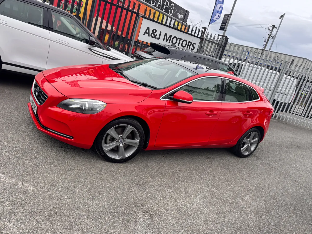 13 VOLVO 1.6 AUTO GLASS ROOF - Image 2