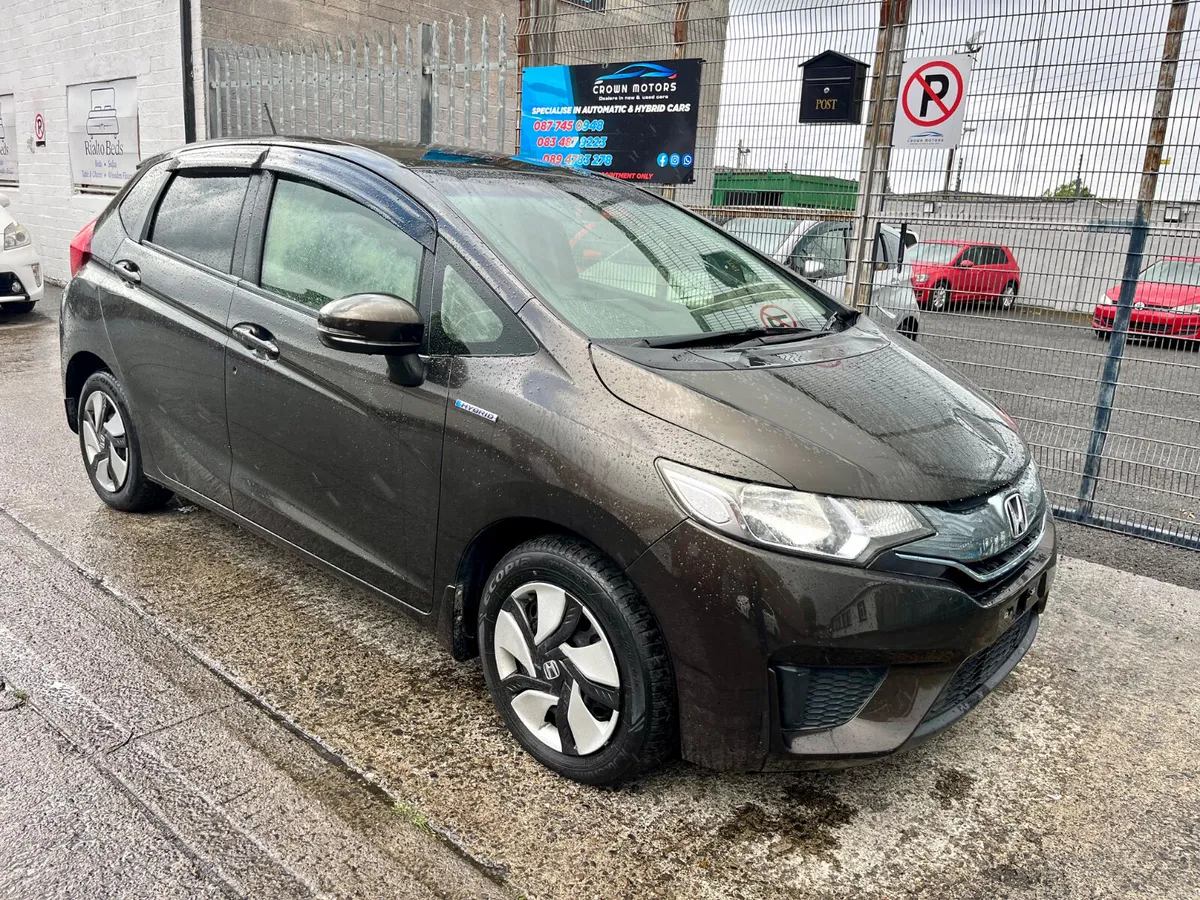 Honda fit 2015 hybrid - Image 1