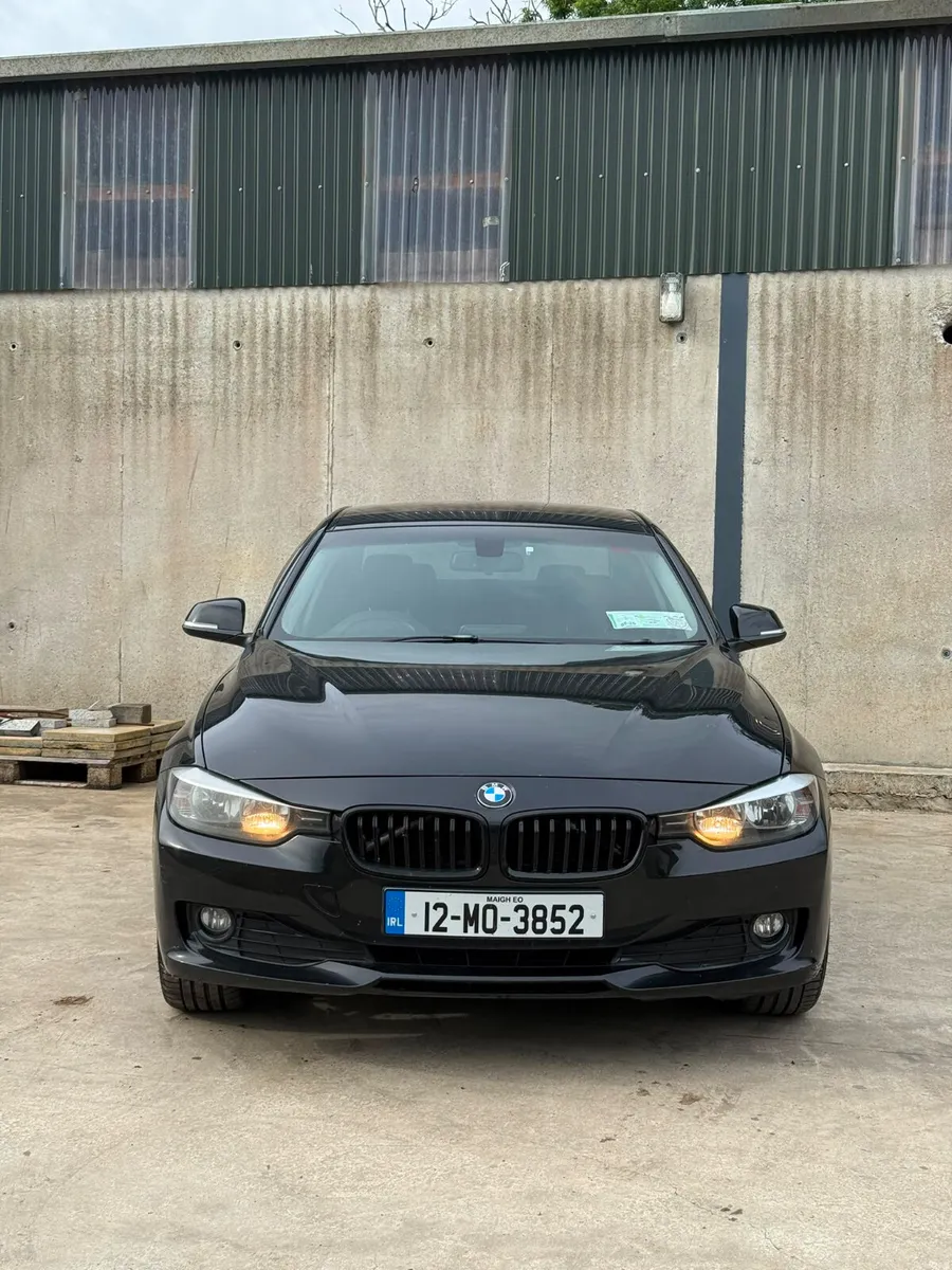 BMW 3-Series 2012 - Image 4