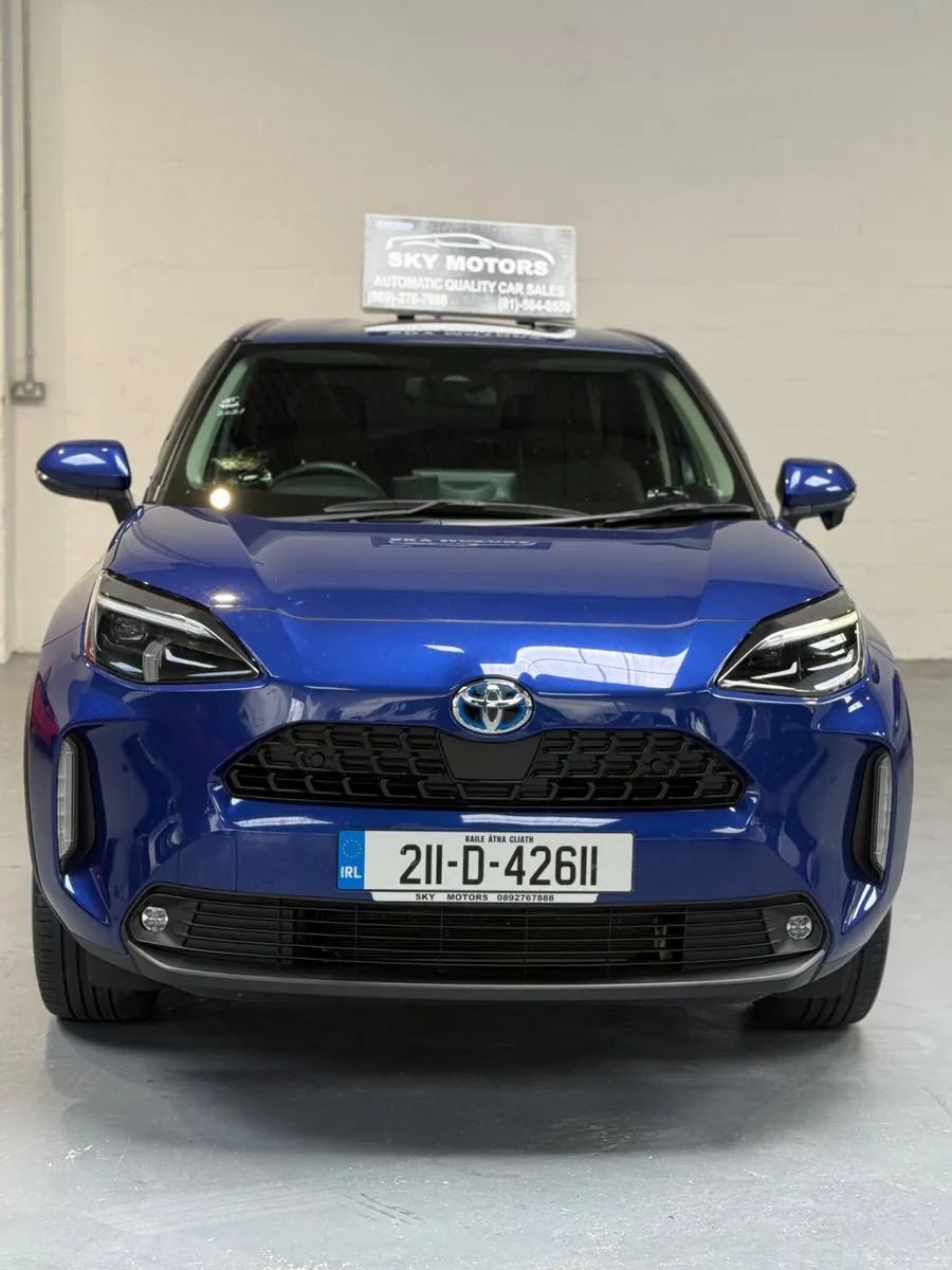 2021 Toyota Yaris Cross 1.5 Hybrid Automatic - Image 2