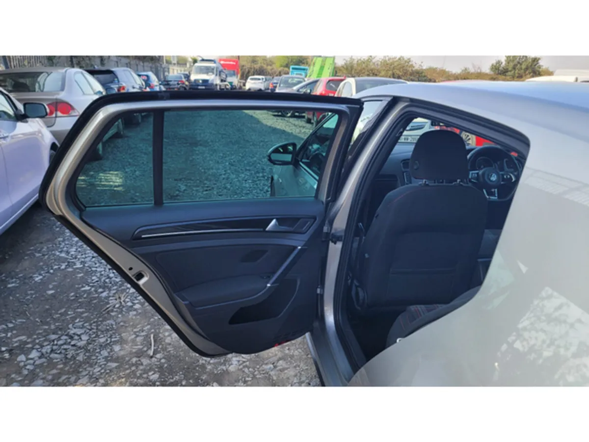 Volkswagen Golf GTI2.0L  AUTOMATIC  Fresh Import ( - Image 4