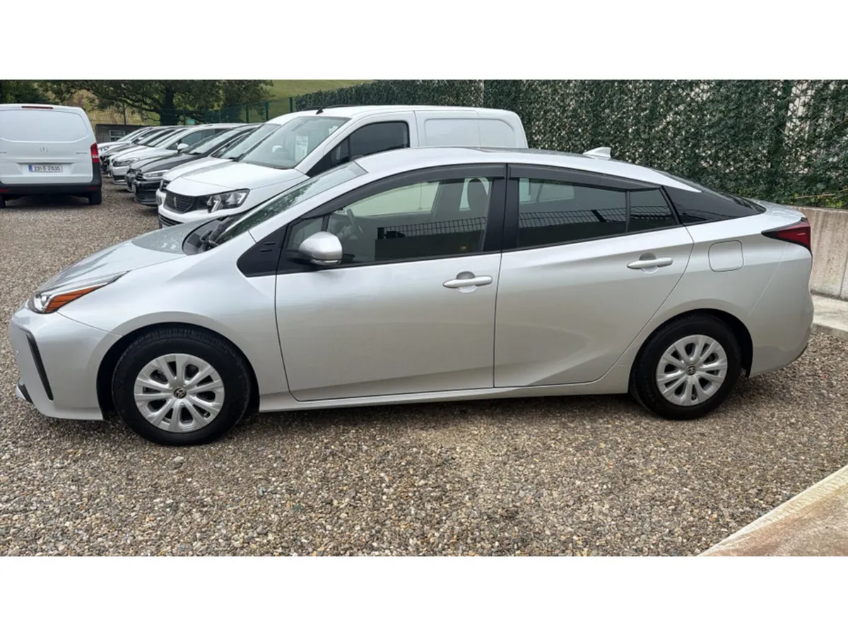 Toyota Prius 1.8 hybrid self charging - Image 3