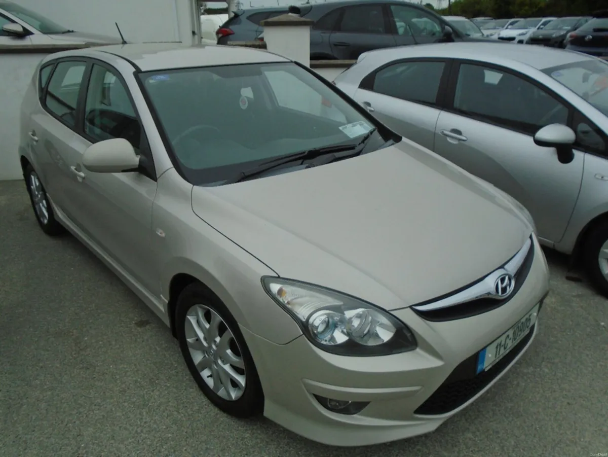 Hyundai i30 1.6 DELUXE D 5DR - Image 3