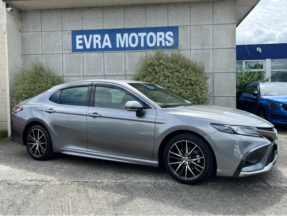 Toyota Camry WS HYBRID AUTOMATIC 2.5 PETROL //HIGH - Image 2