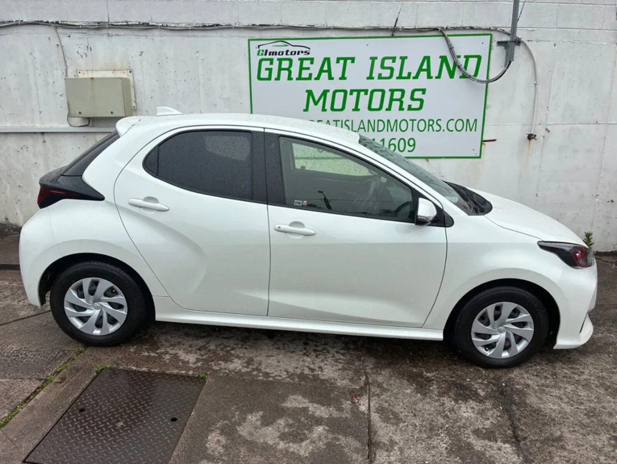 Toyota Yaris 1.0 petrol automatic - Image 4