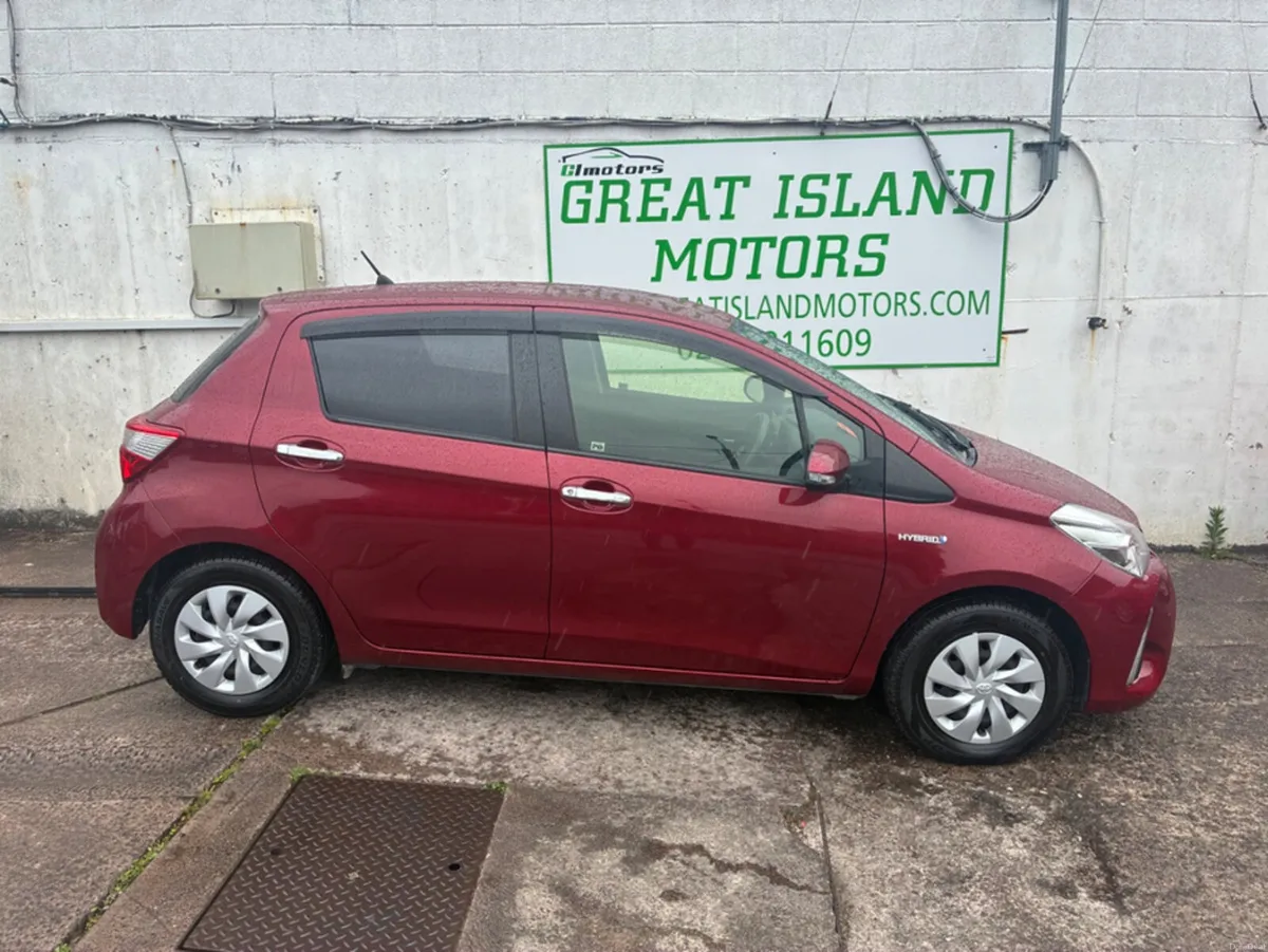 Toyota Yaris 1.5 petrol hybrid automatic - Image 4