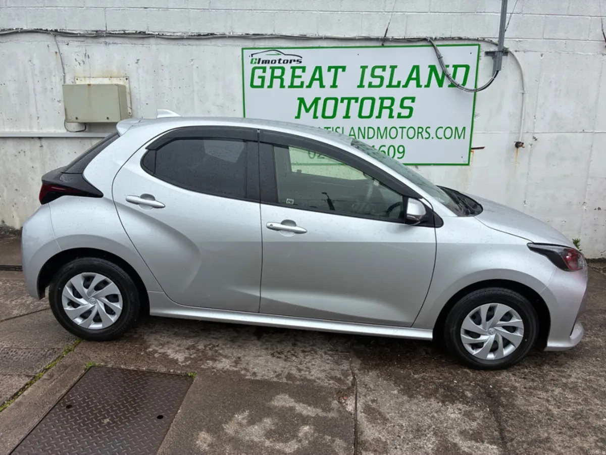 Toyota Yaris 1.0 petrol automatic - Image 4