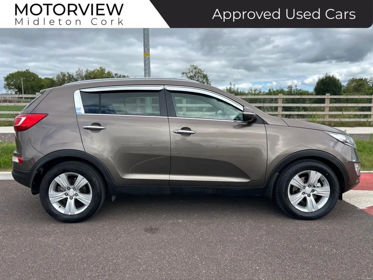 Kia Sportage 1.7D IMMACULATE CONDITION, LIKE NEW F - Image 3