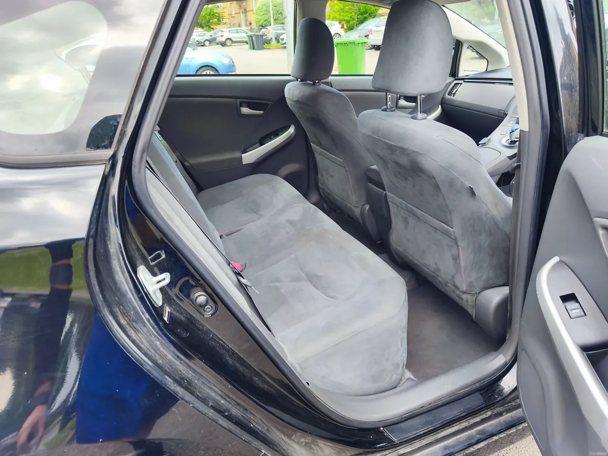 Toyota Prius 2012 - Image 2
