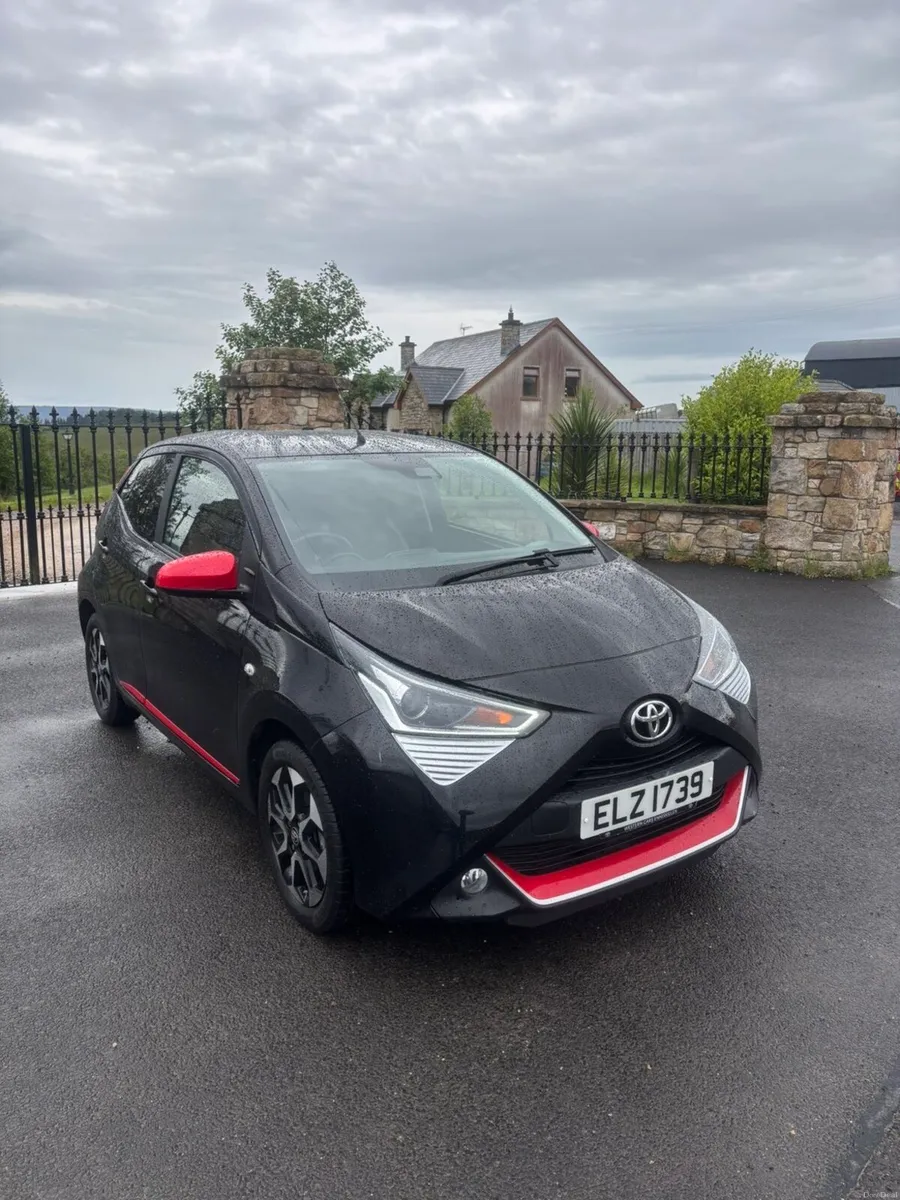 TOYOTA AYGO  XTREND - Image 2