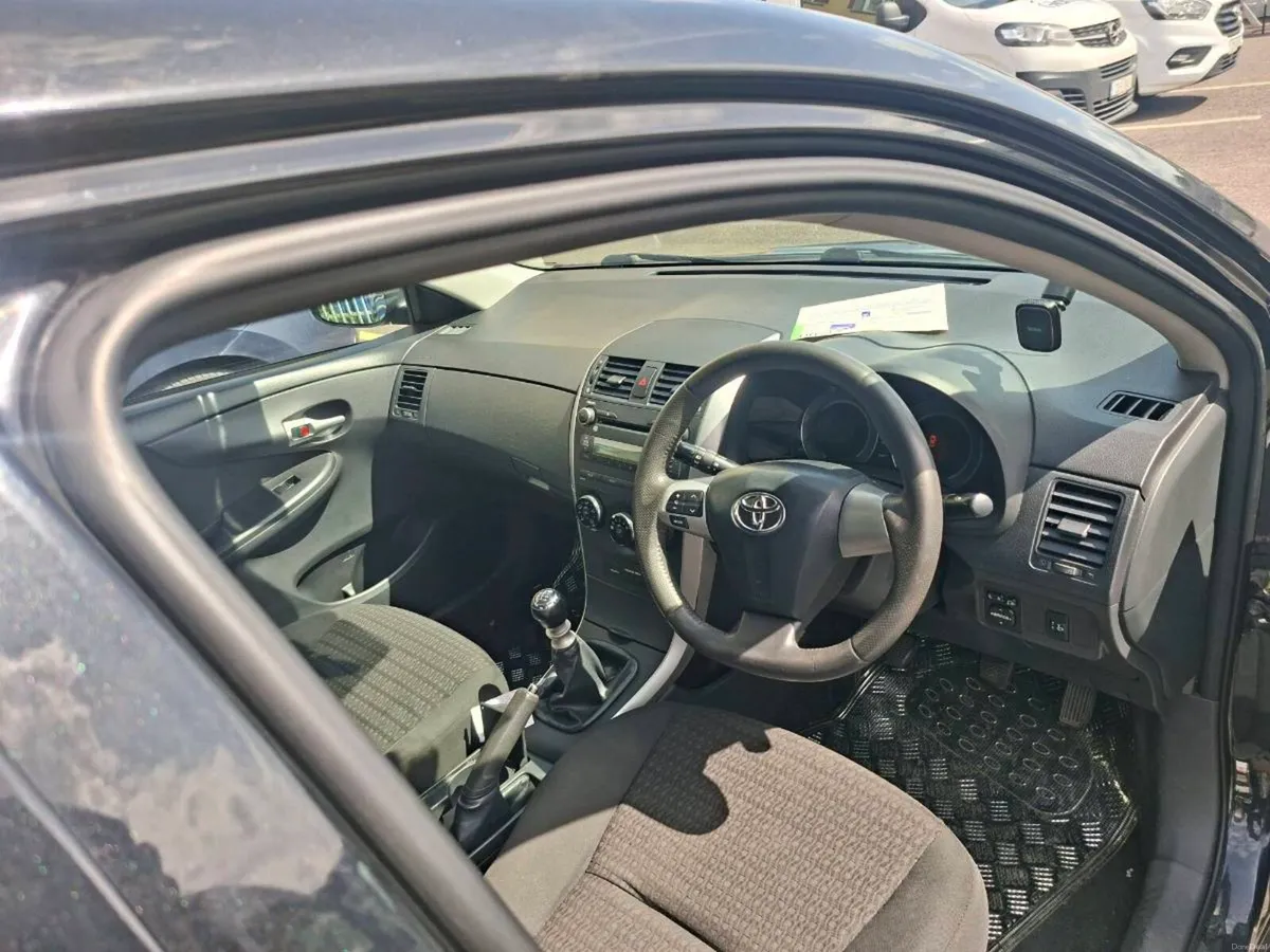 Toyota corolla 2011, 1.4 4D4 - Image 5