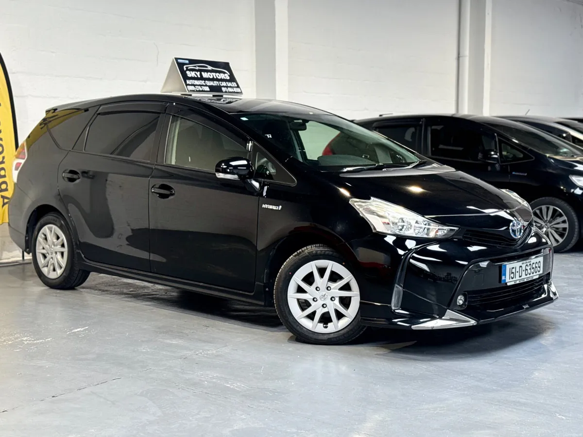 2015 Toyota Prius Alpha 1.8 Hybrid Auto,7 Seaters - Image 4