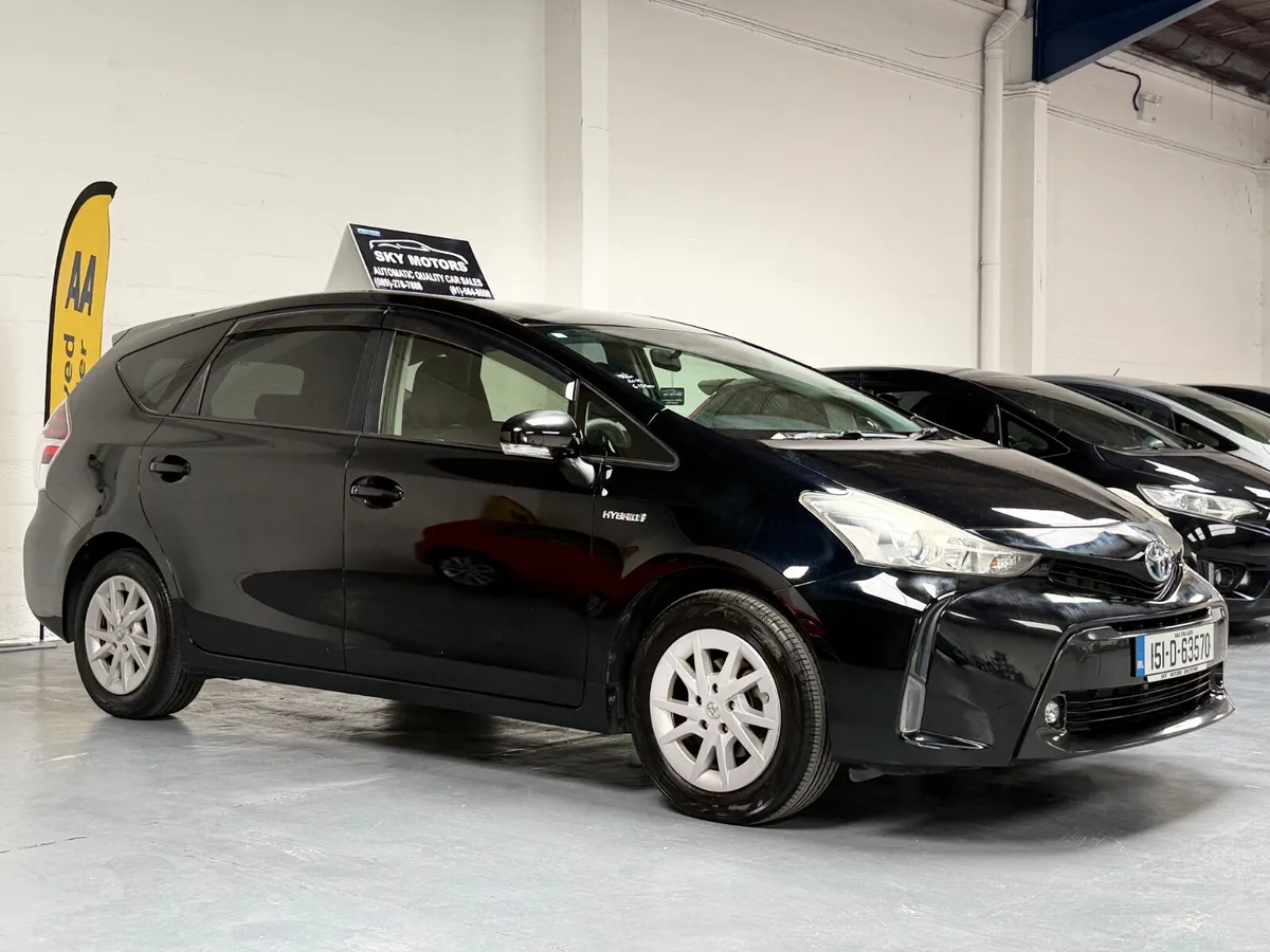 2015 Toyota Prius Alpha 1.8 Hybrid Auto,7 Seaters - Image 4