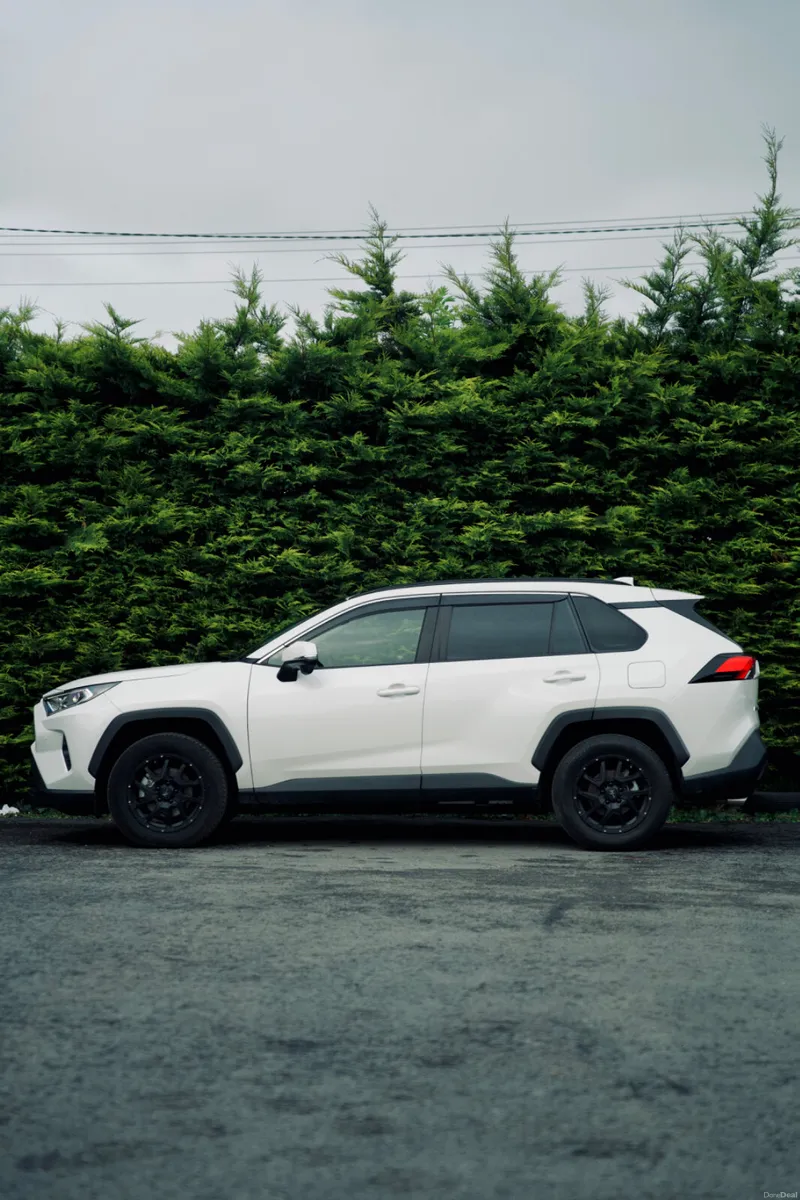 Toyota RAV4 Hybrid 2.5 2021 - Image 2