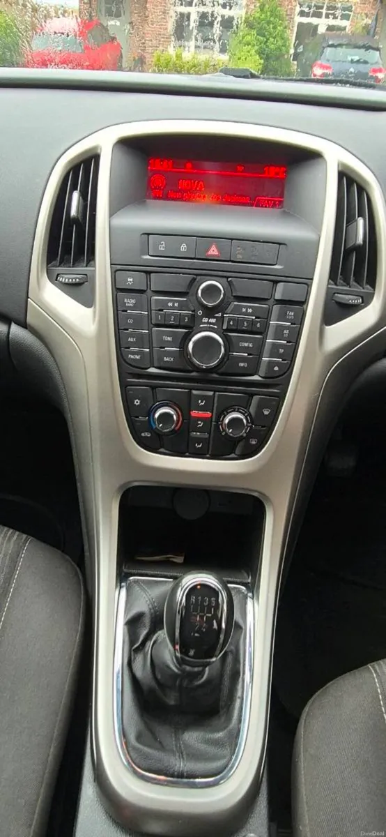 Opel Astra 1.4 - Image 4