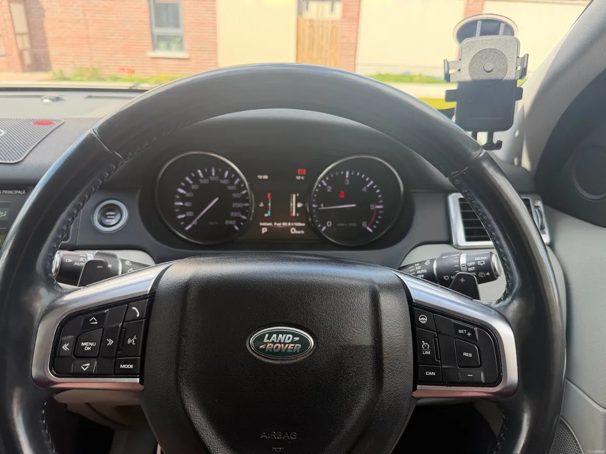 DISCOVERY SPORT - Image 4