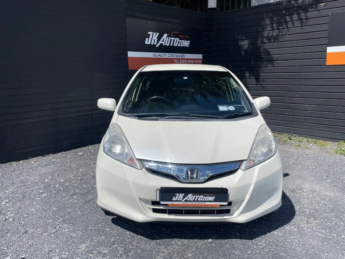 Honda Fit GP1 CVT HYBRID 5DR AUTO DAA-GP1 - Image 2