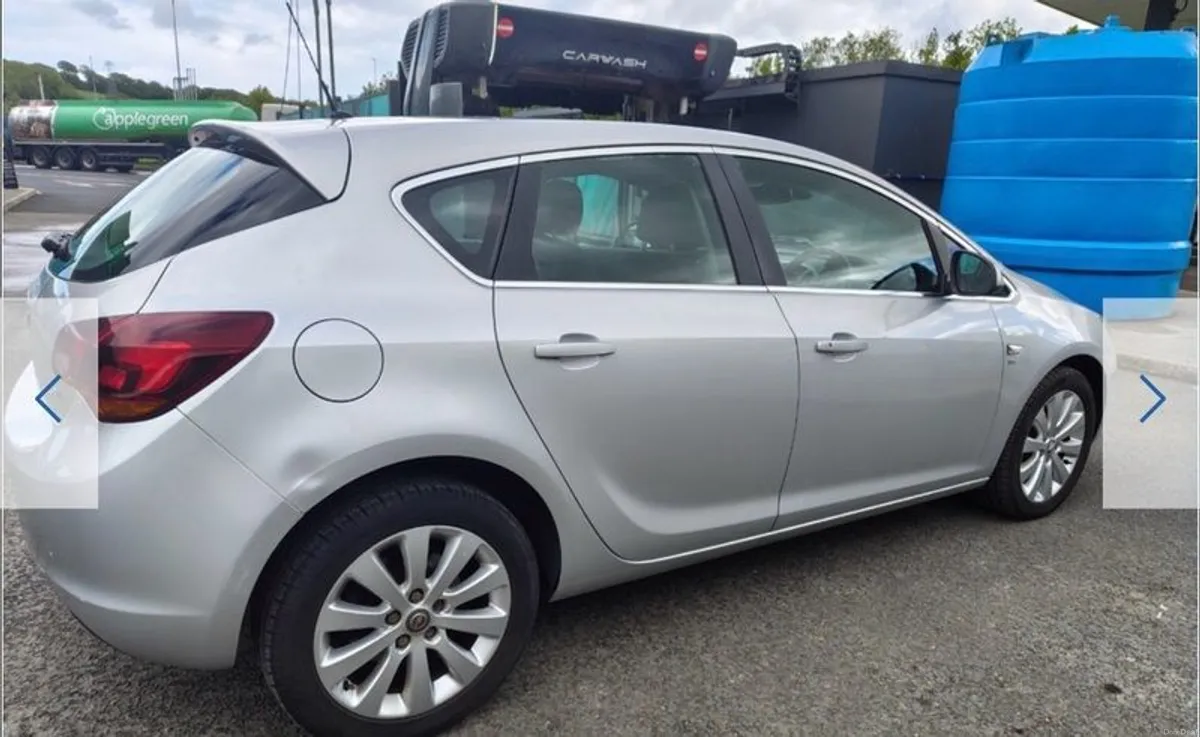 2012 Opel Astra - Image 2