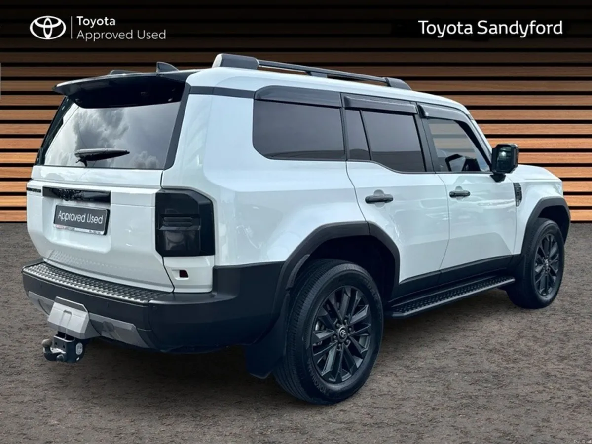 Toyota Land Cruiser 7 SEATER PLATINUM // PANORAMIC - Image 2
