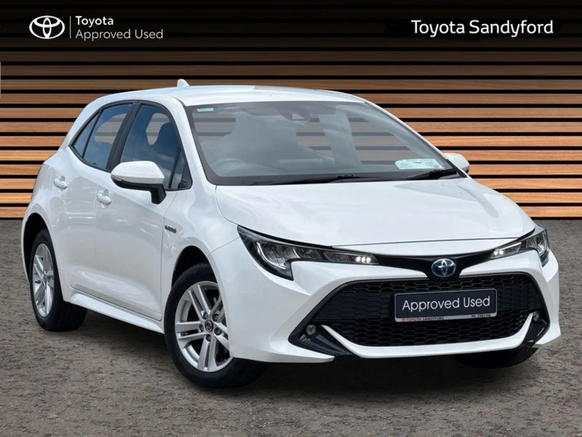 Toyota Corolla LOW MILEAGE LUNA HATCHBACK // REAR - Image 1