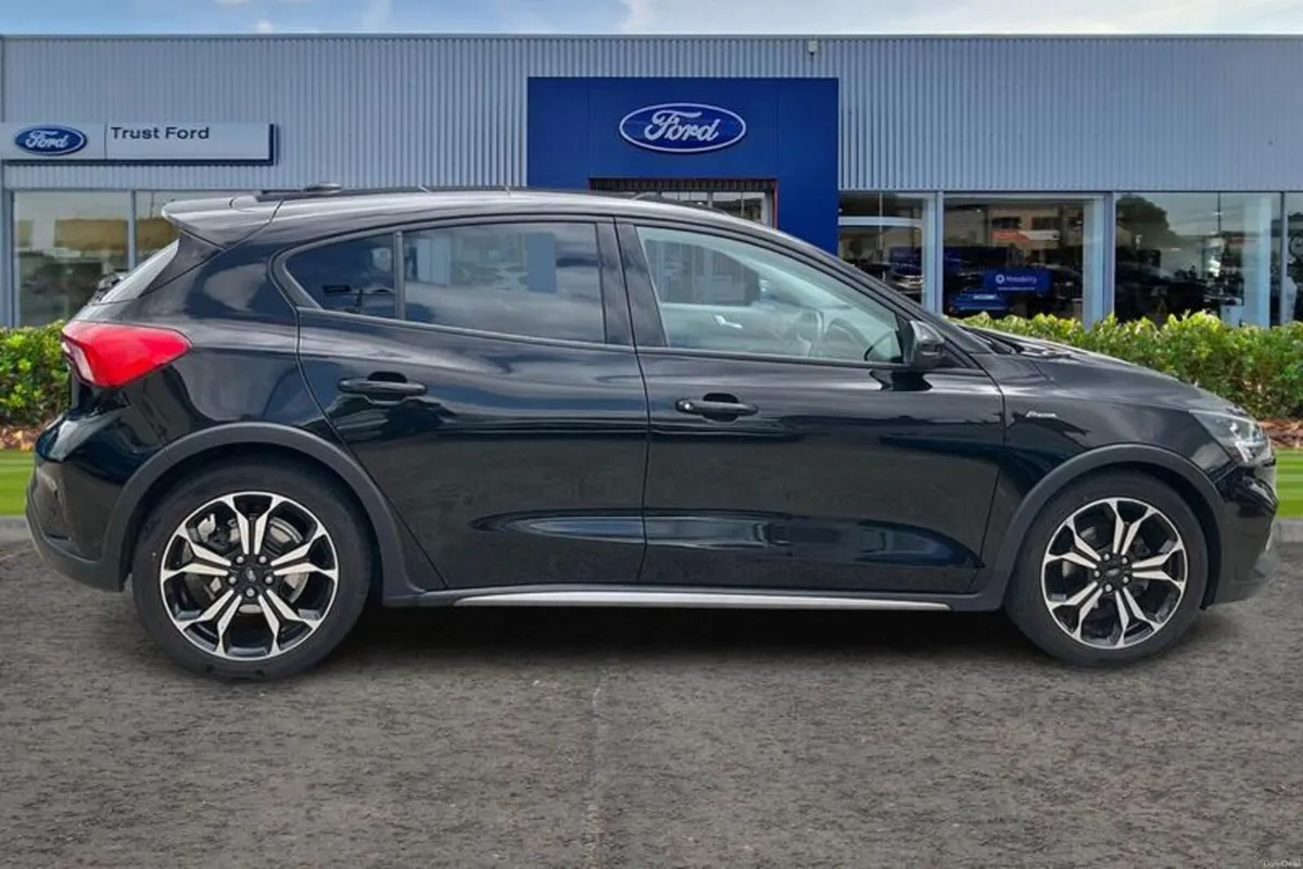 Ford Focus Active X Edition - Image 3
