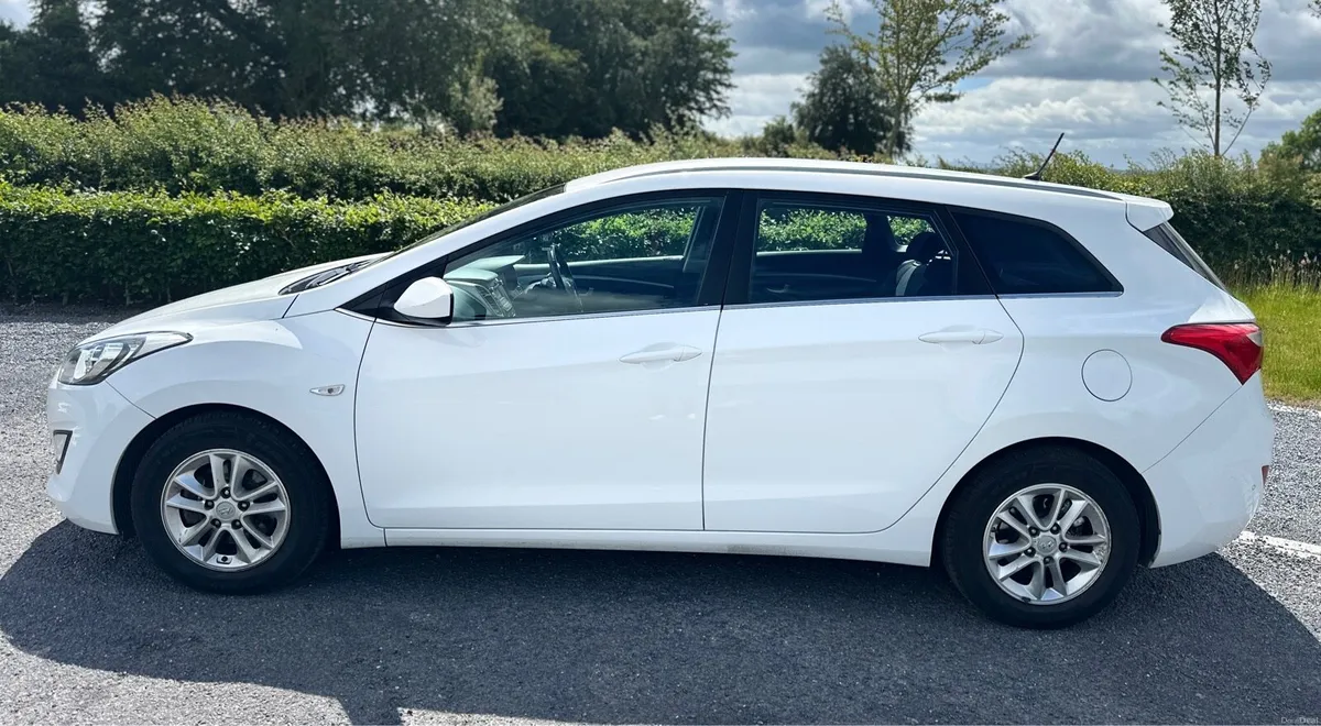 Hyundai i30 1.6D Estate - Image 4