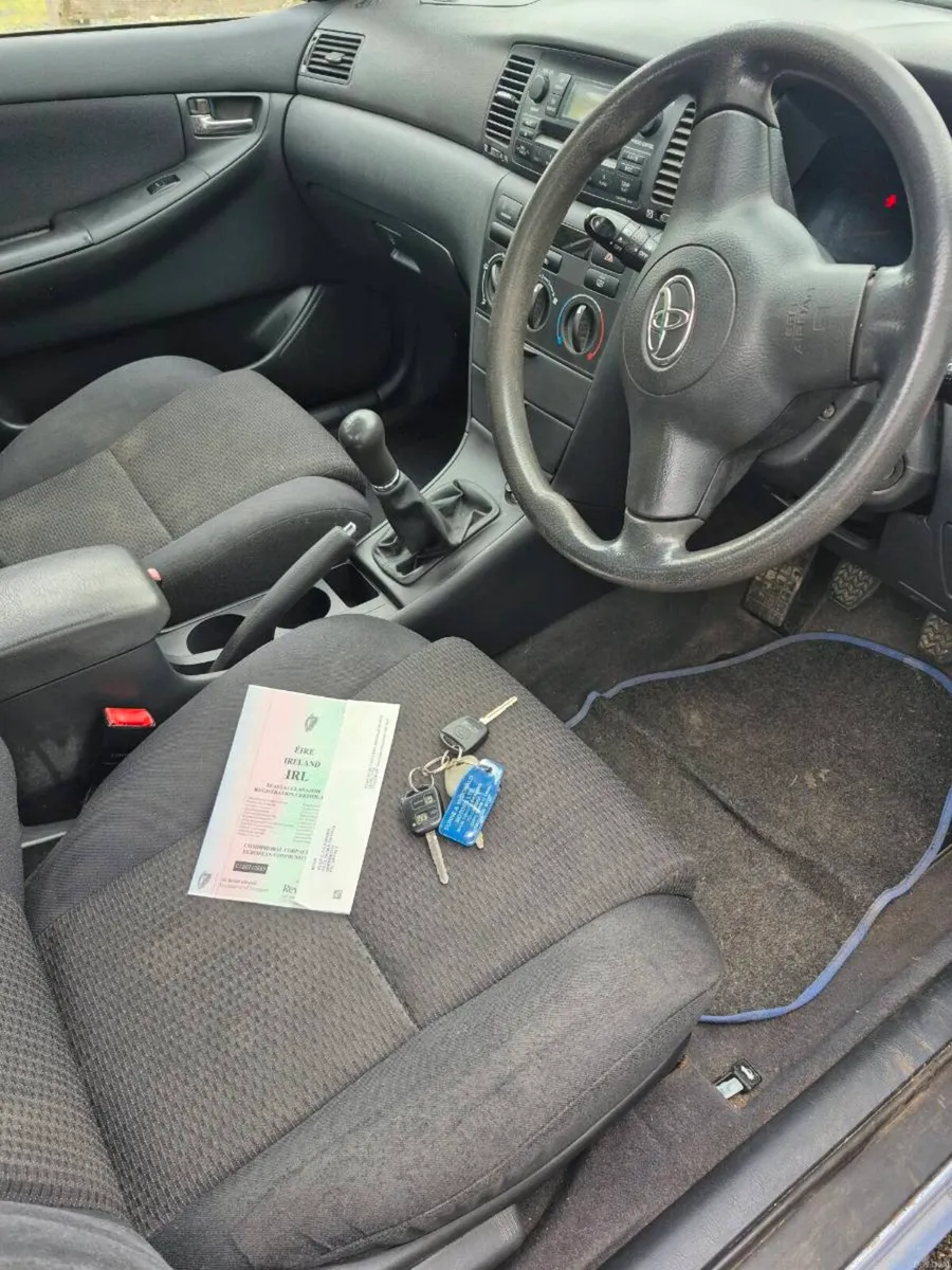 Toyota corolla 05 - Image 4