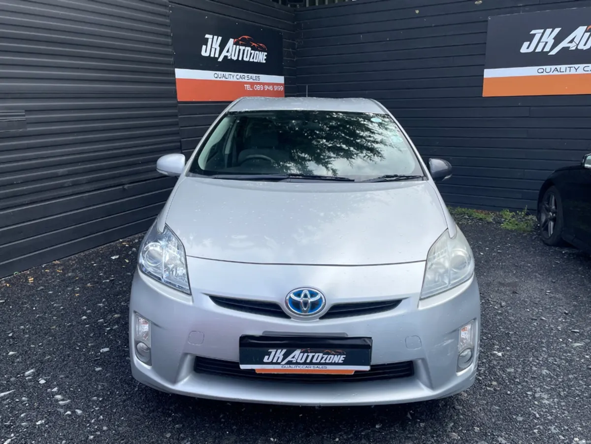Toyota Prius 1.8 HYBRID AUTO - Image 2