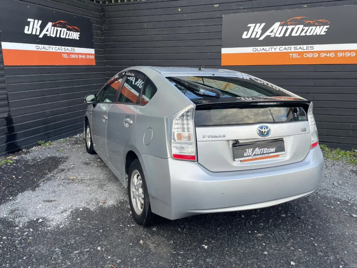 Toyota Prius 1.8 HYBRID AUTO - Image 4