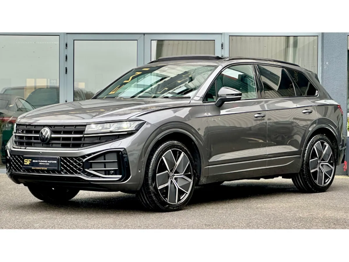 Volkswagen Touareg 3.0 V6 BLACK EDITION T - Image 2