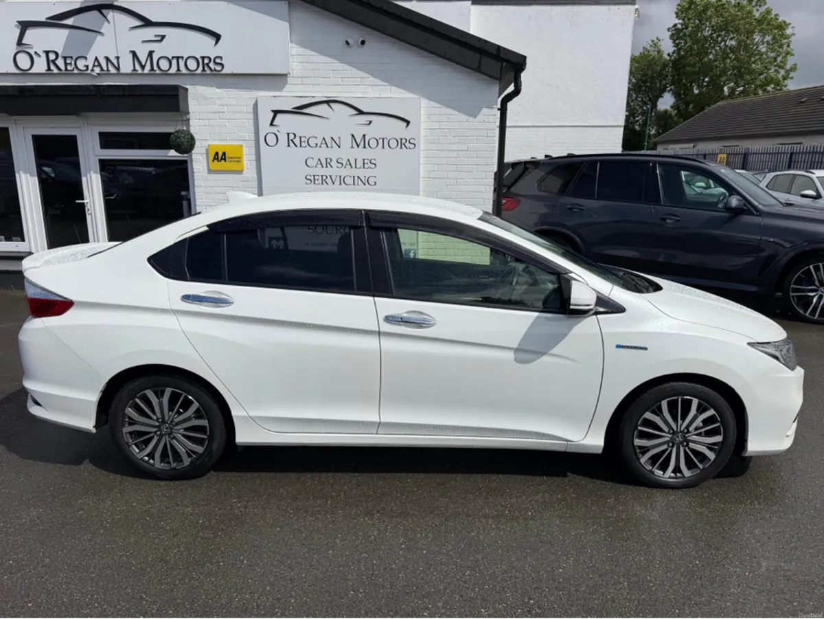 Honda Grace 1.5 PETROL EX SENSING HYBRID AUTO - Image 2