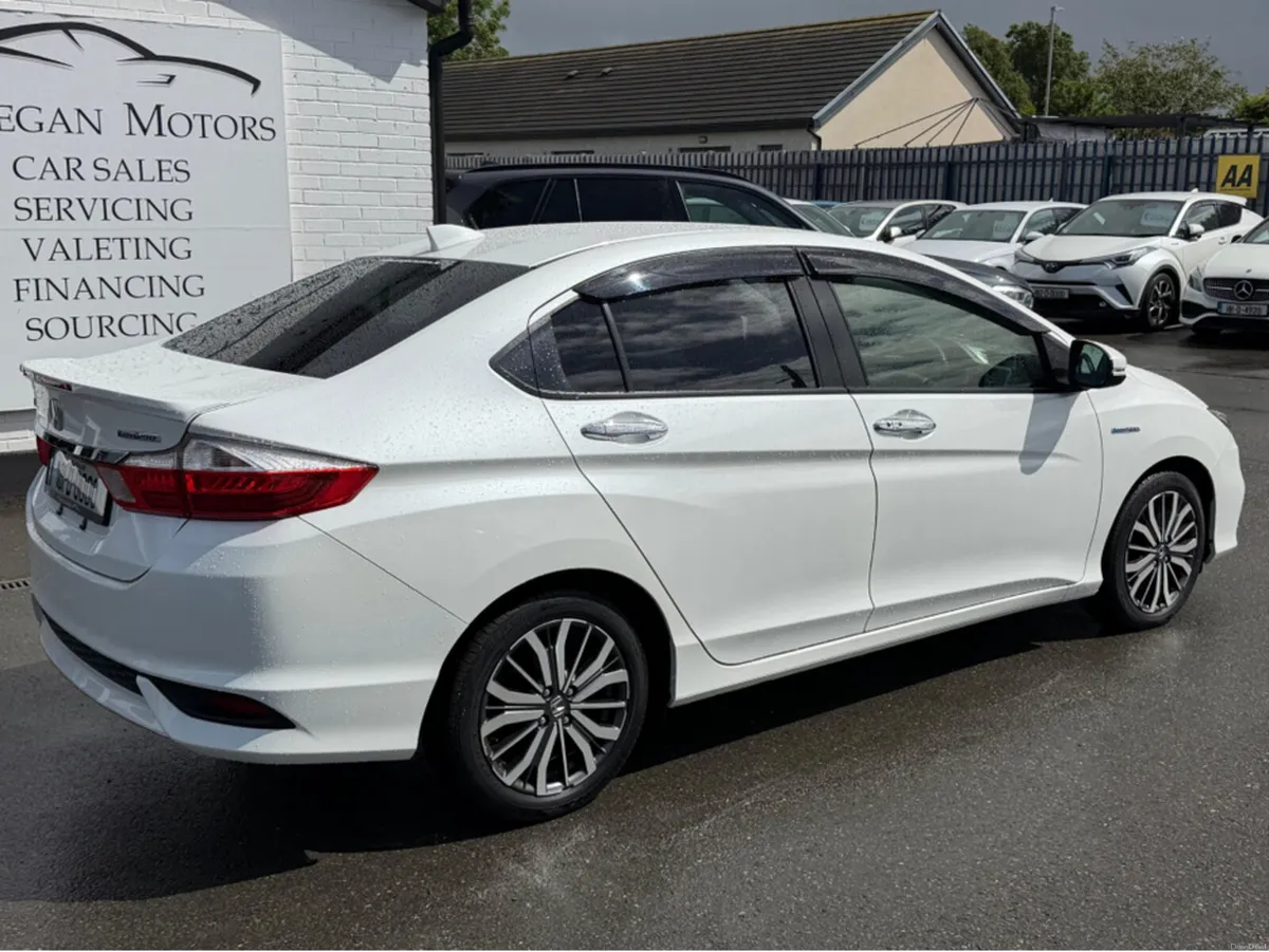 Honda Grace 1.5 PETROL EX SENSING HYBRID AUTO - Image 3