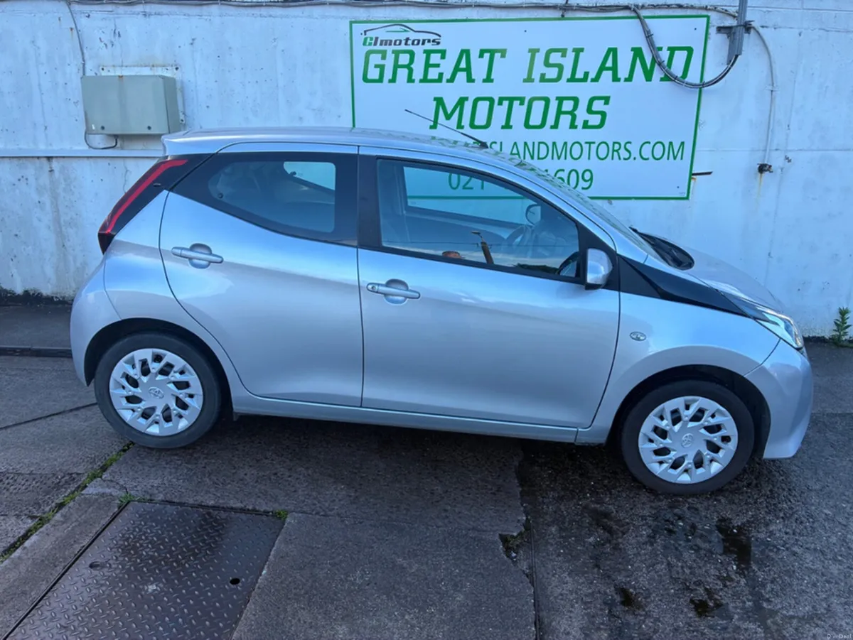 Toyota Aygo 1.0 VVT-I X-PLAY 71BHP 5DR - Image 5