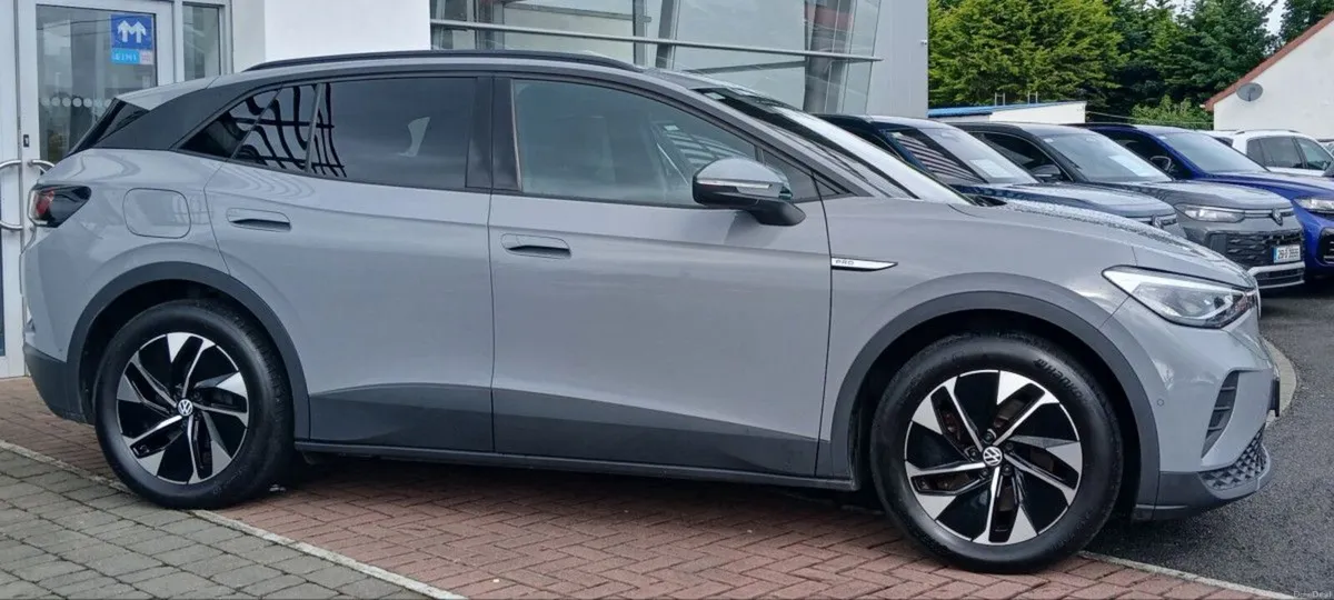 Volkswagen ID.4 LIFE DX 77kWh 174HP **REAR VIEW CA - Image 2