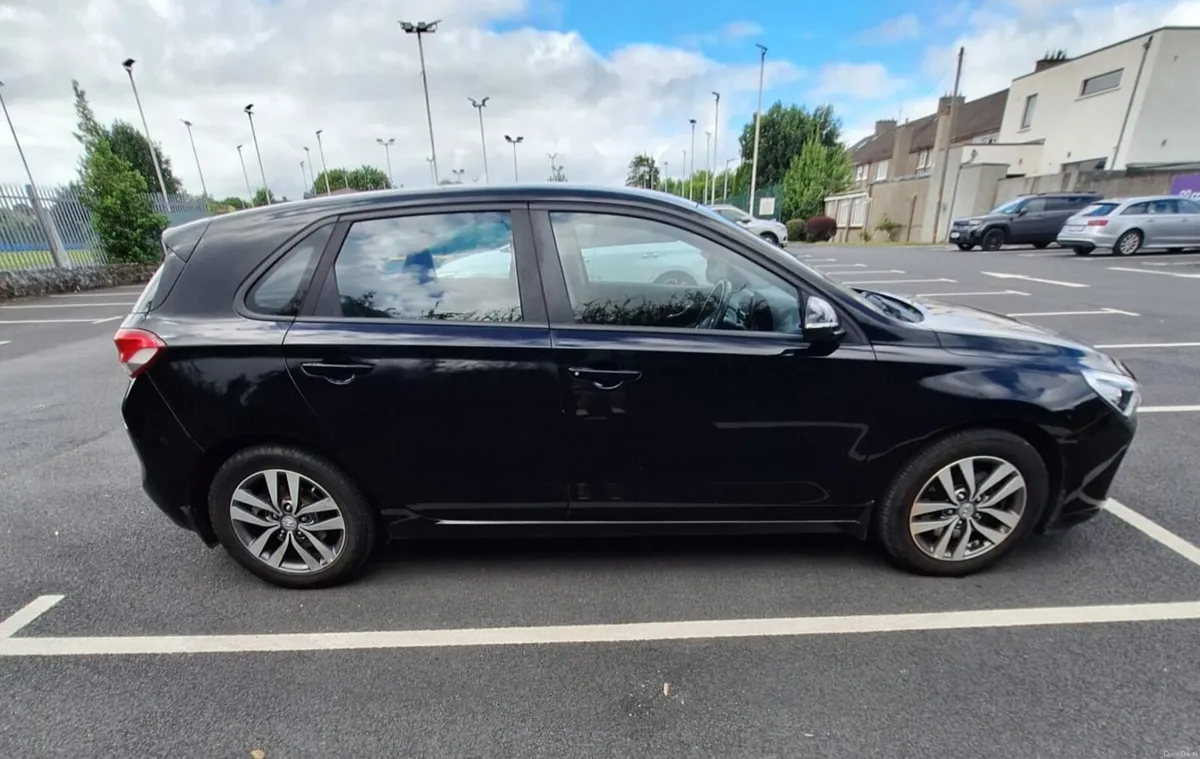 Hyundai i30 delux 2017 petrol manual - Image 2
