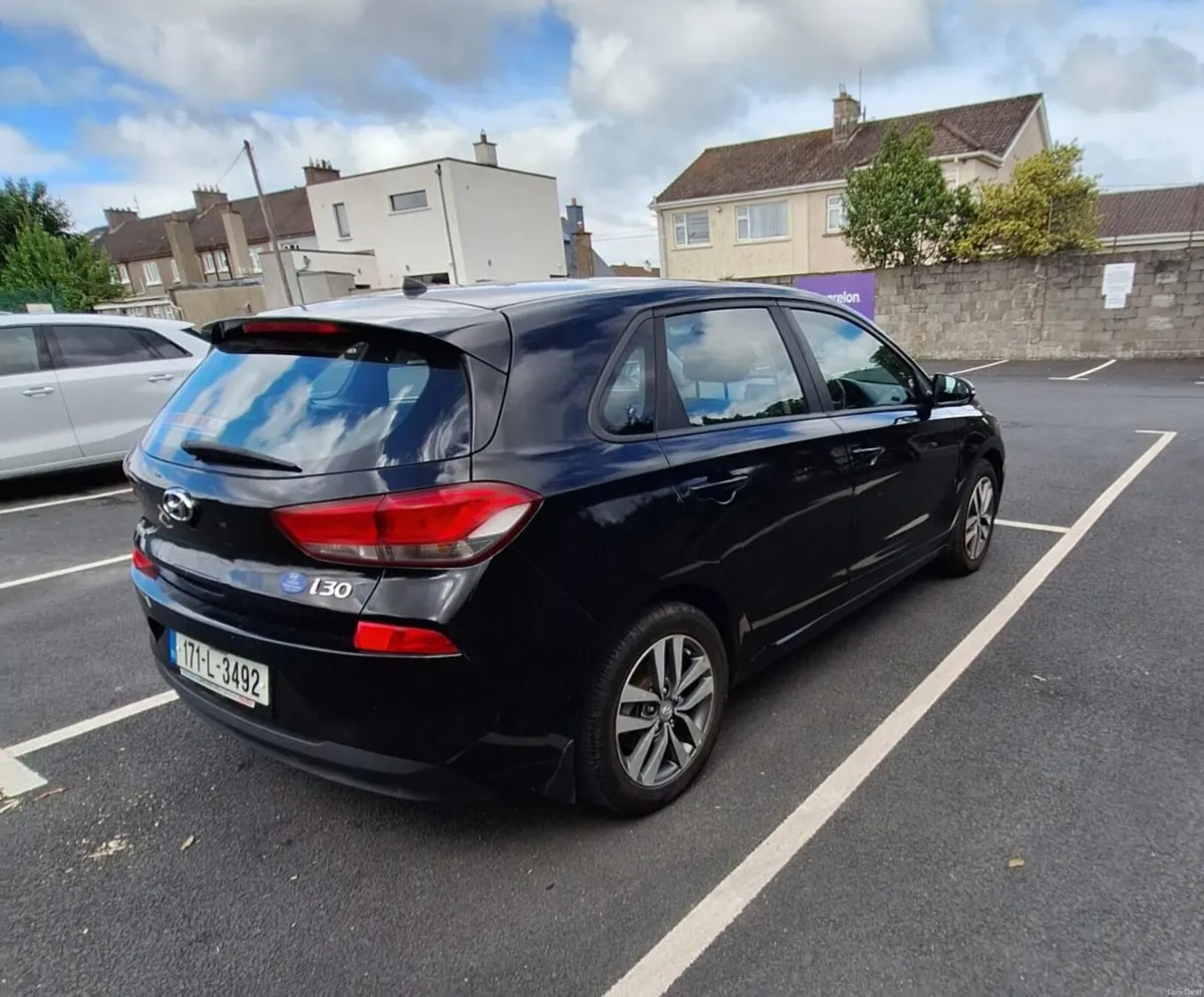 Hyundai i30 delux 2017 petrol manual - Image 3