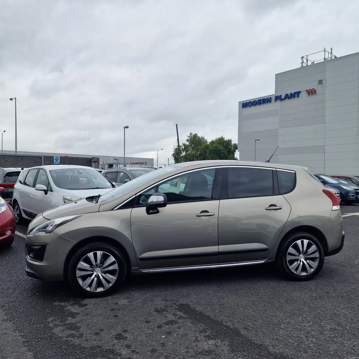 Peugeot 3008 2015 - Image 2