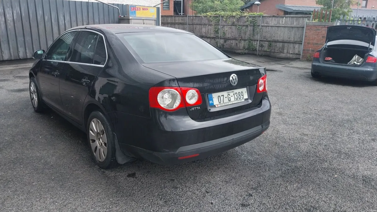 Volkswagen Jetta 2007 Saloon 1.6 Petrol - Image 3