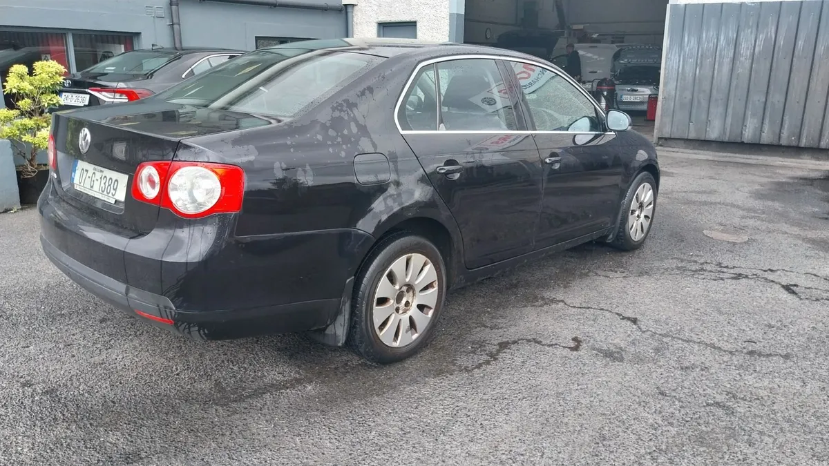 Volkswagen Jetta 2007 Saloon 1.6 Petrol - Image 4