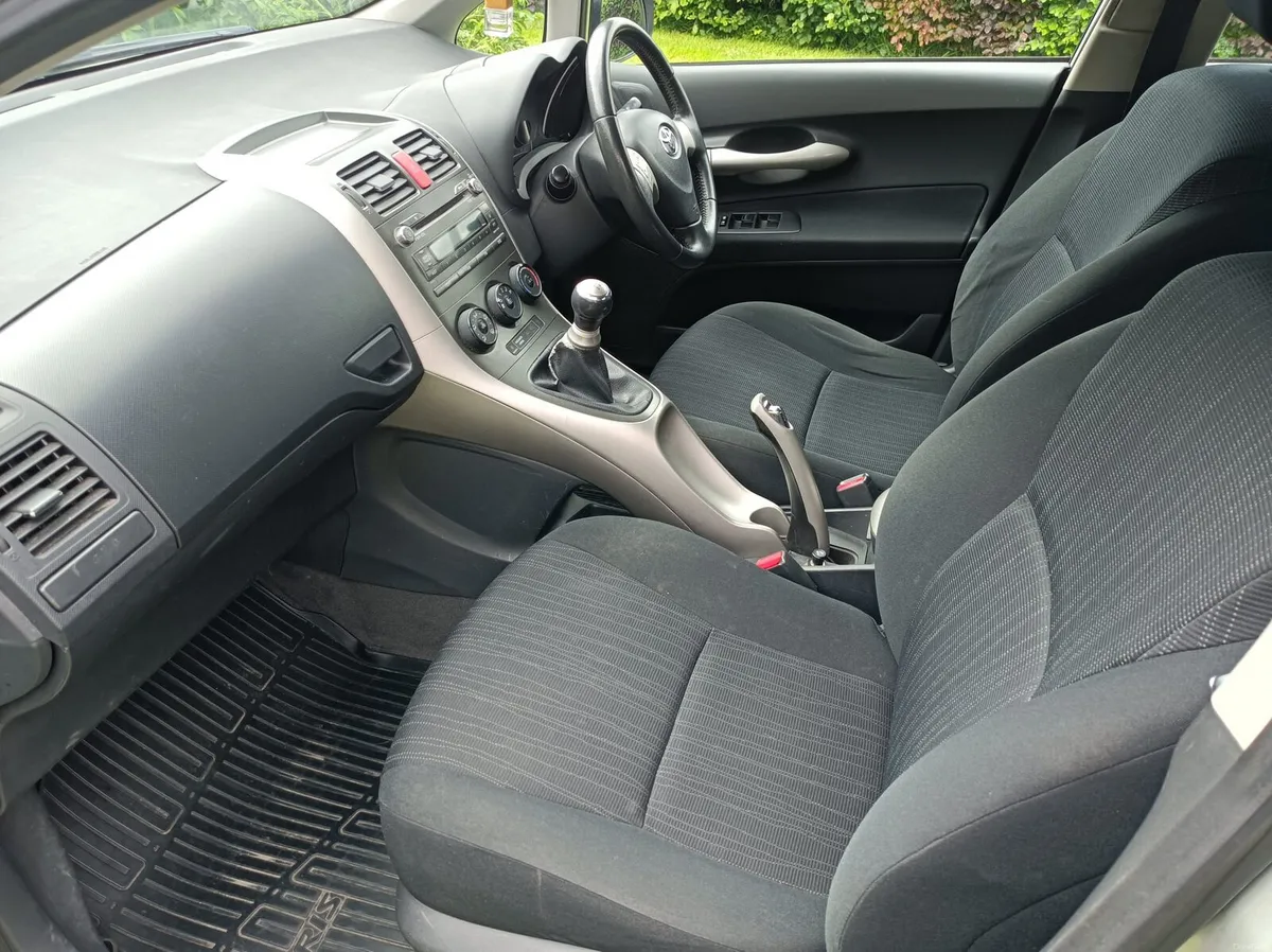 Toyota Auris - Image 3