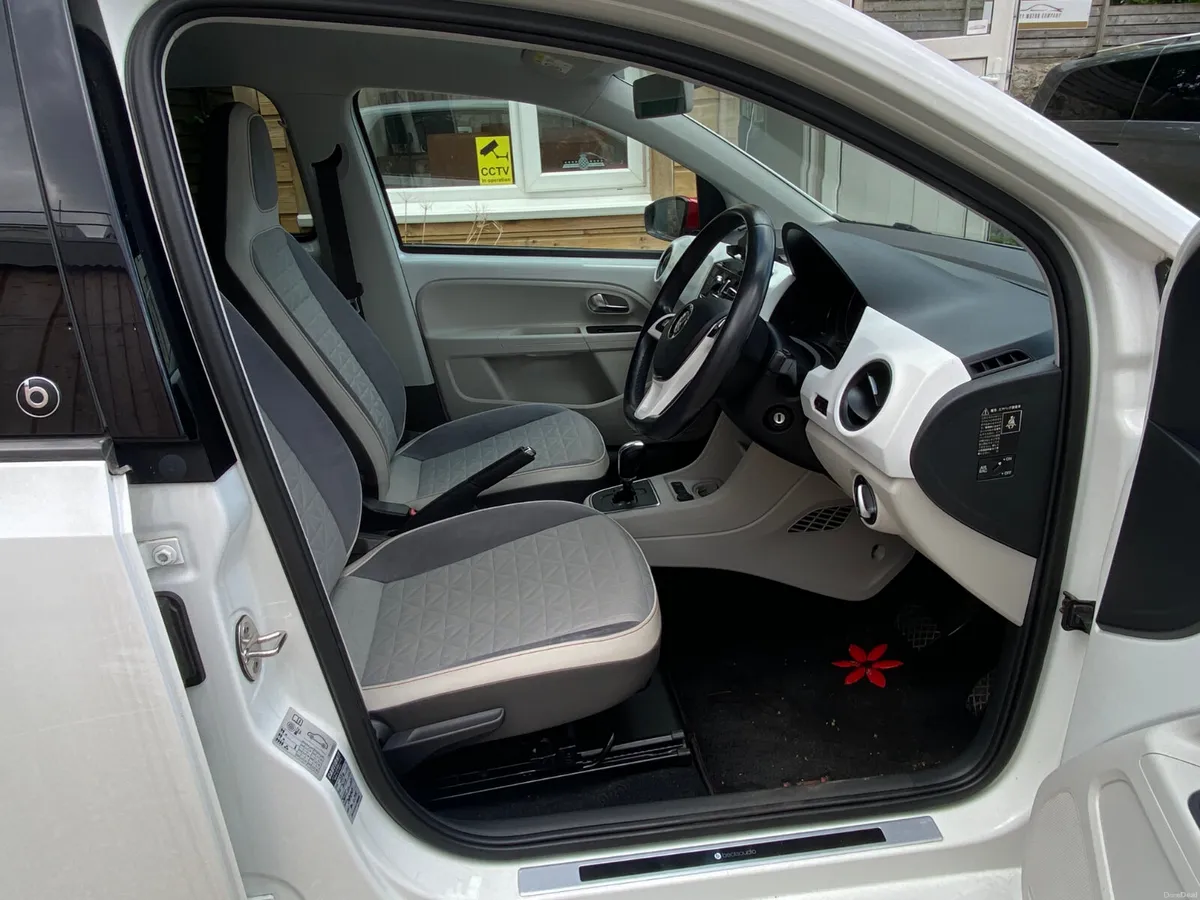 VW UP! BEATS - Image 2