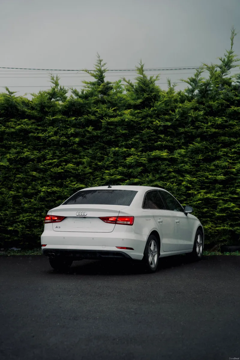 Audi A3 Sedan 1.4 TFSI 2019 - Image 3