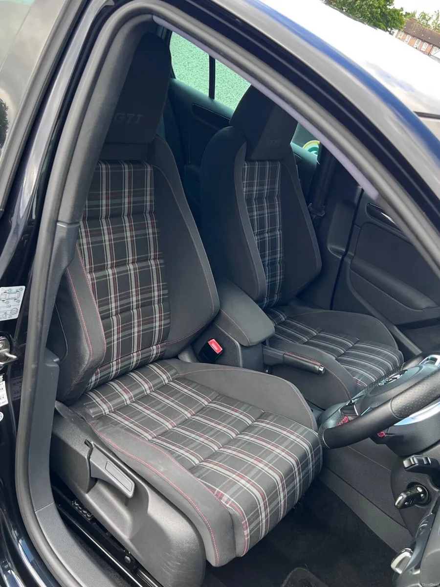 Volkswagen Golf 2012 - Image 3