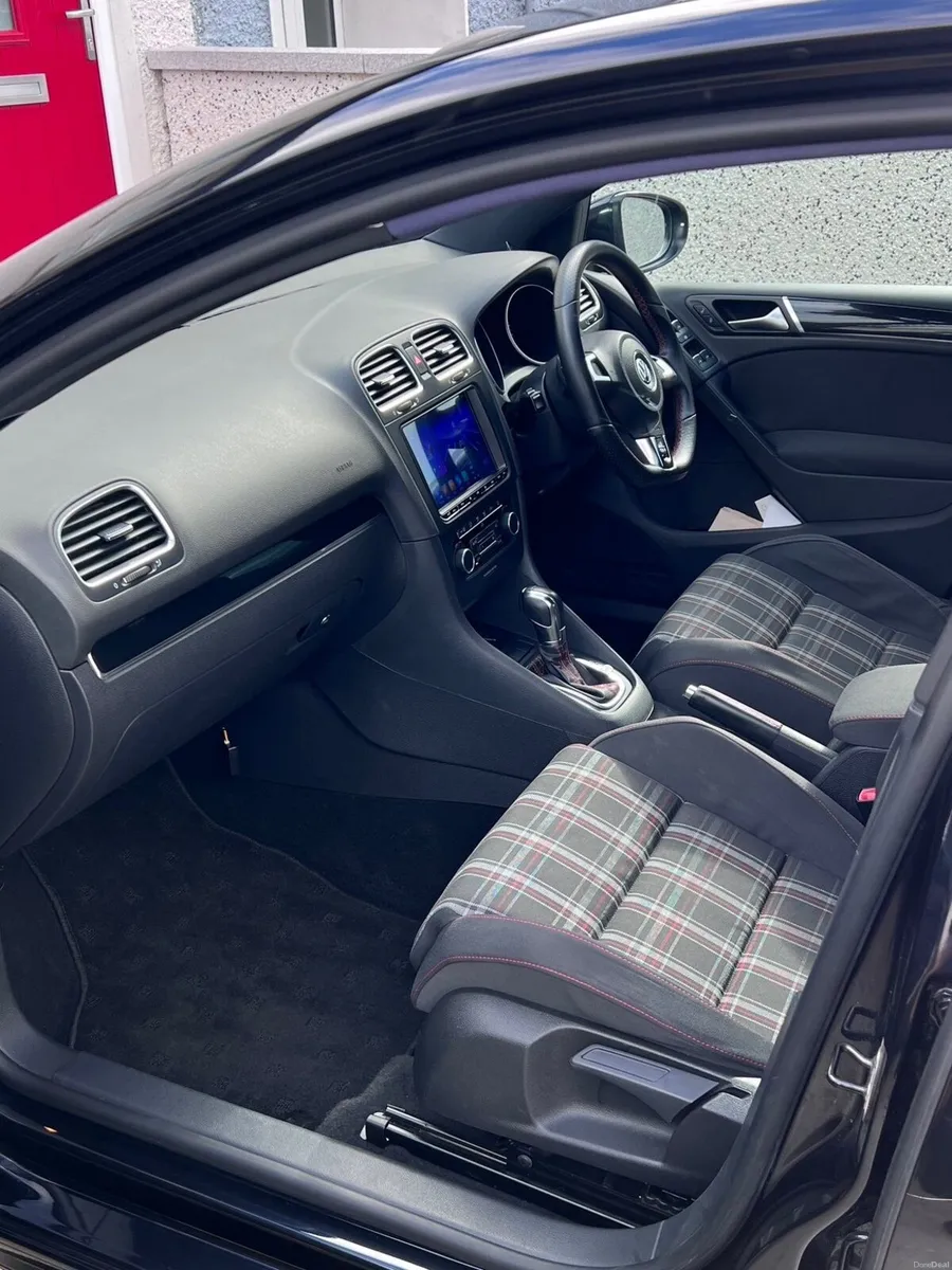 Volkswagen Golf 2012 - Image 1