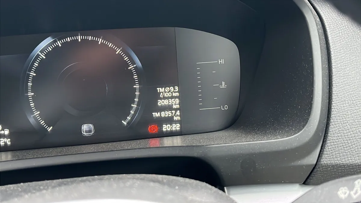 Volvo XC90 2017 - Image 2