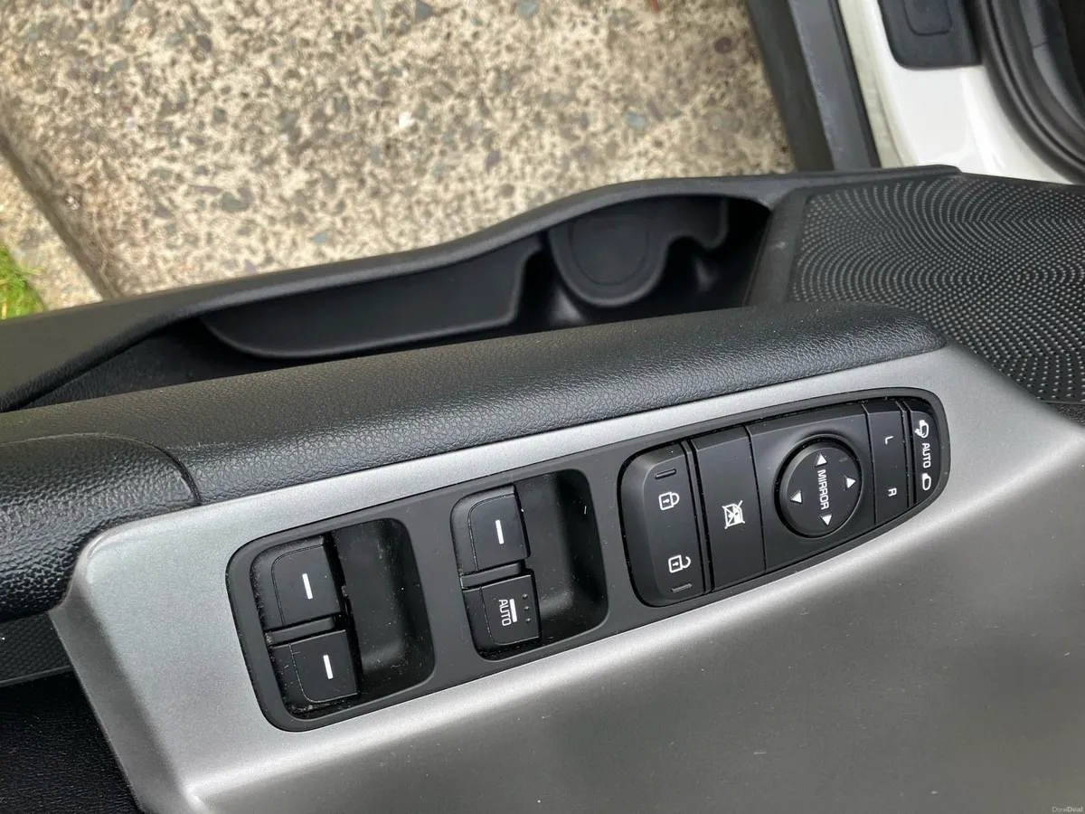 Kia e-Niro EV Long Range - Image 4
