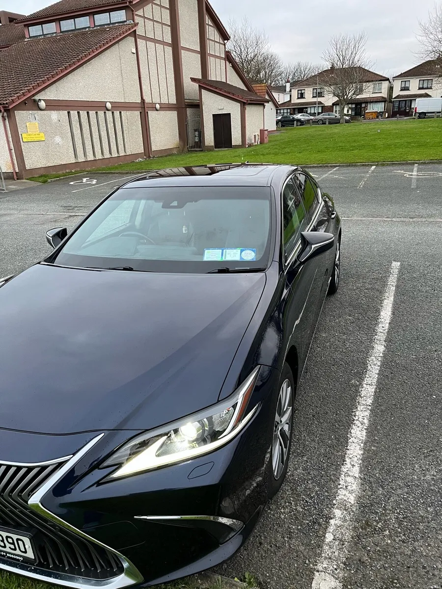 Lexus ES 2019 - Image 1