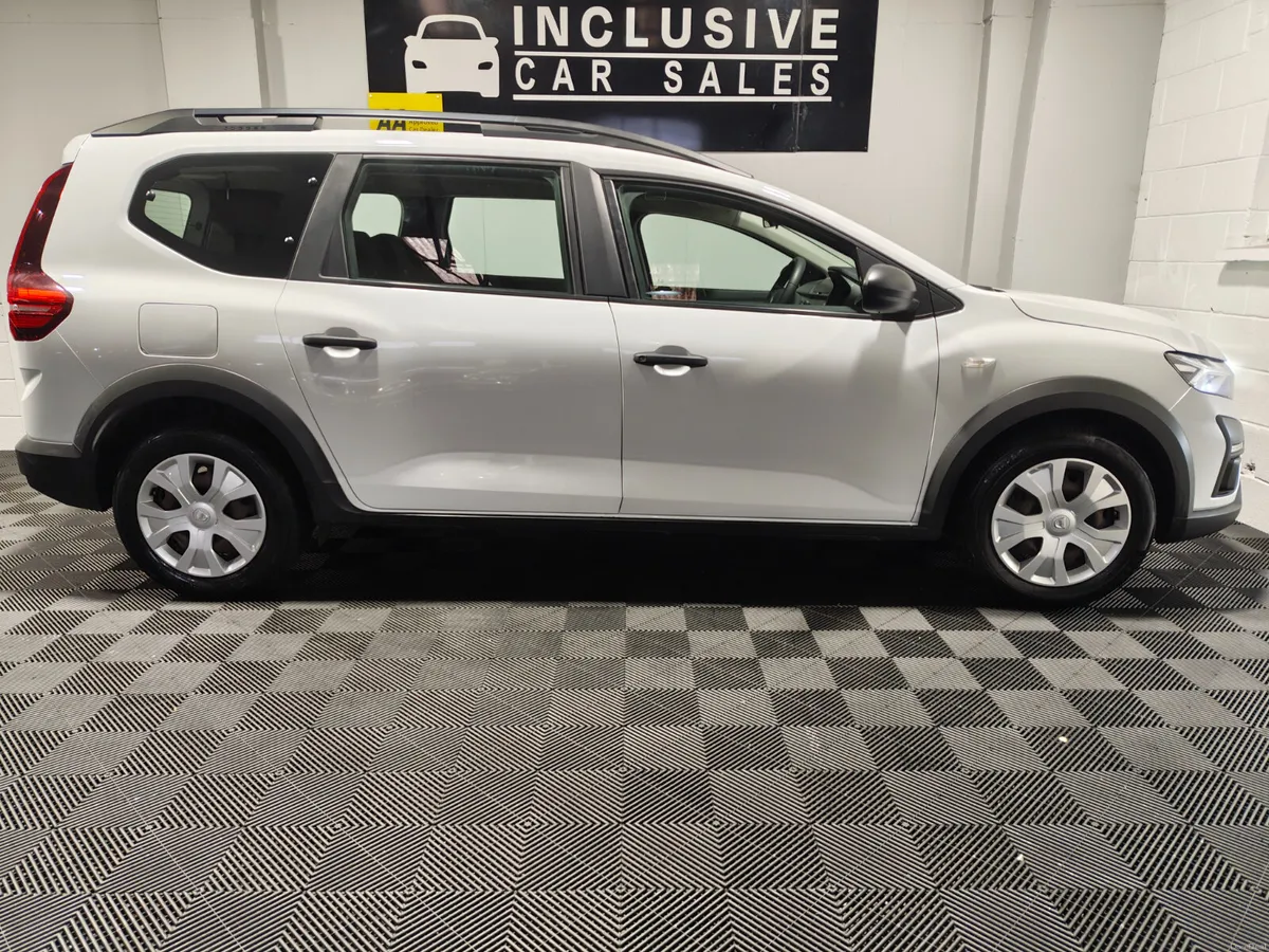 Dacia Jogger 2022 1.0 PETROL ESSENTIAL SPEC 7 SEAT - Image 4
